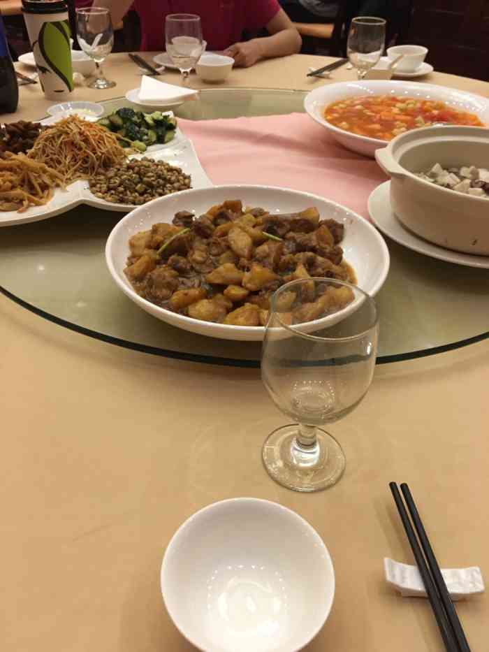 明华轩食府(蛇口店"在明华轩吃饭,两次都是公司年会的用餐,没.