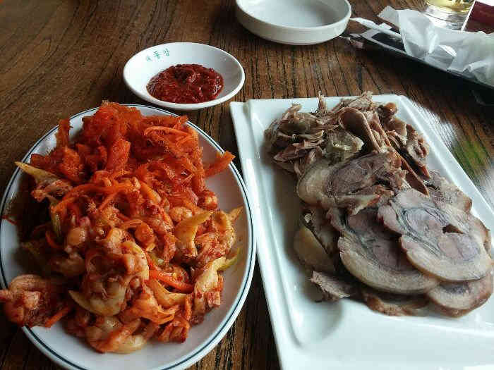 大同江狗肉城-"和朋友大老远过来的,是奔着他家的狗肉