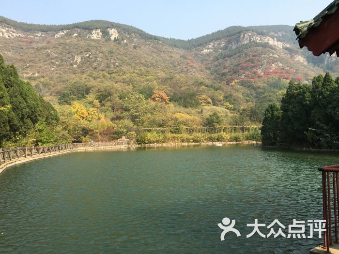 波罗峪湖