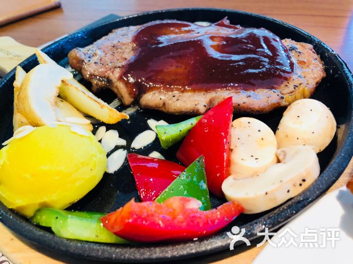 米斯特披萨:晚上陪闺蜜剪头发,商量吃什么,.大连