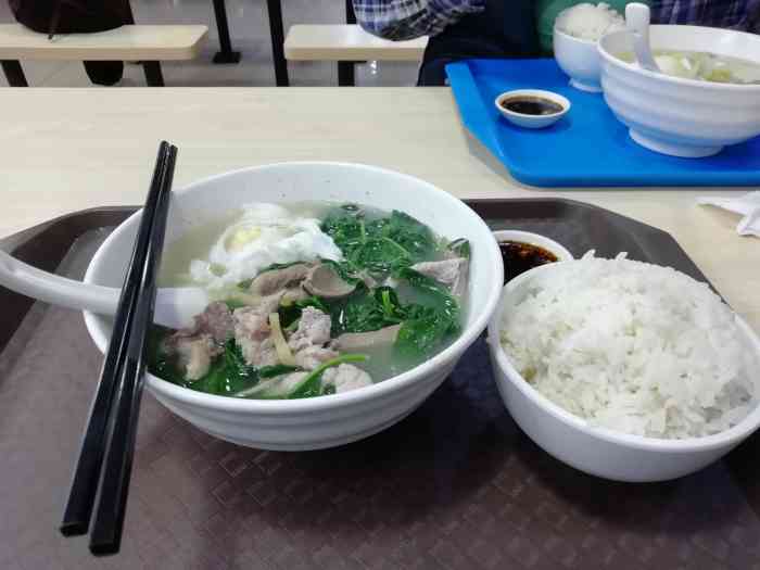 鸿记猪杂汤饭(柏德来商业城店[凋谢]经过觉得猪杂汤粉是周围比较