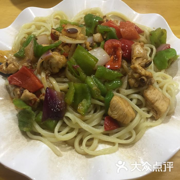 红烧鸡块盖浇面