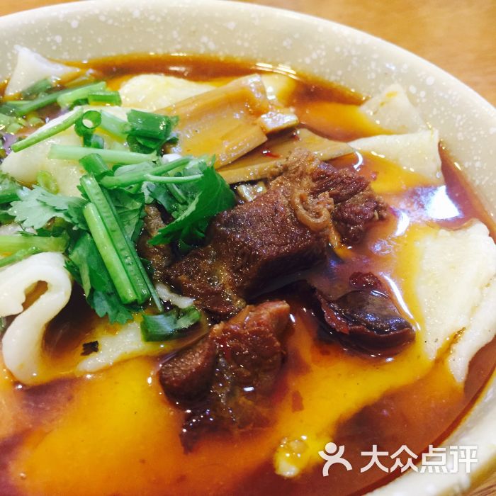 牛肉铺盖面