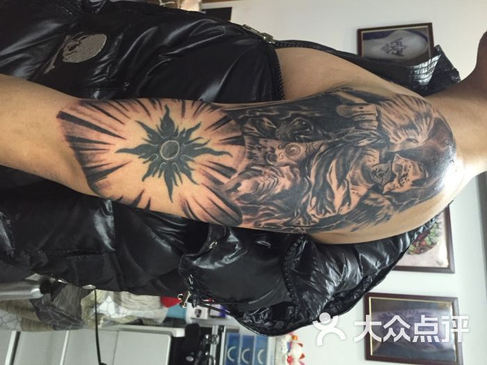 young tattoo纹身工作室连锁总店(晟刺青)的点评
