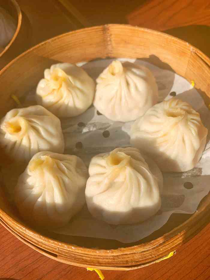 富春改名叫富麦了店里的横幅是黑白的很费解这种黑白的设计小笼还是不