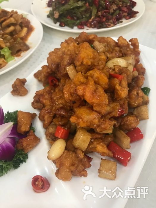 仁和居酒楼:孩子的舅爷请客,在仁和居酒楼吃.天