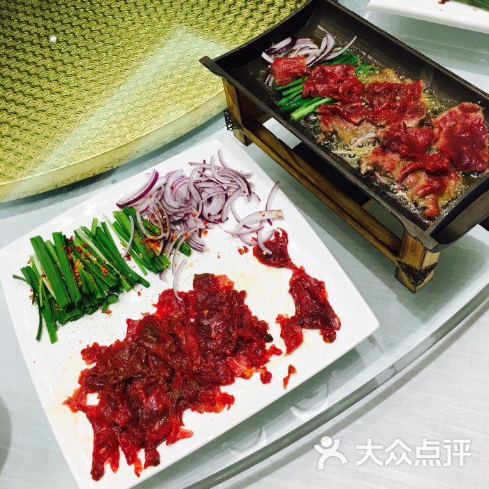 瓦片生煎牛肉