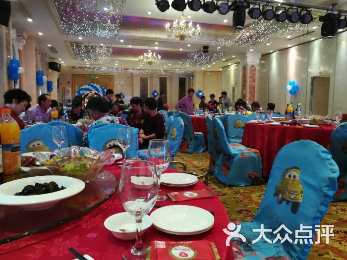 榕港海鲜大酒楼(疁城新天地店)的点评