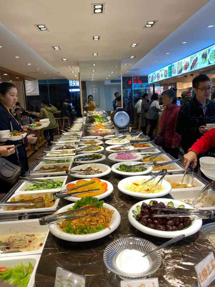 素满香素食自助餐厅·素宴-"店面位于民乐园万达步行街,跟着导航不会