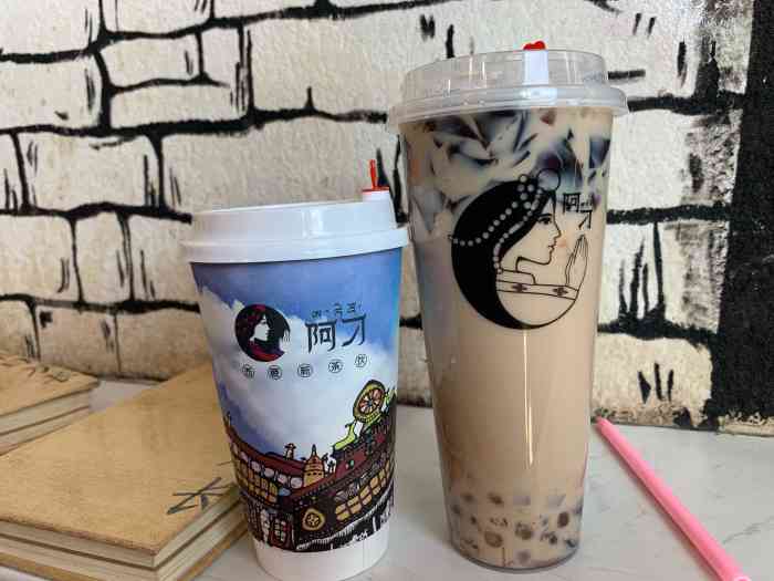 阿刁甜茶"阿刁甜茶,类似于上海这边的奶茶,价格也差.