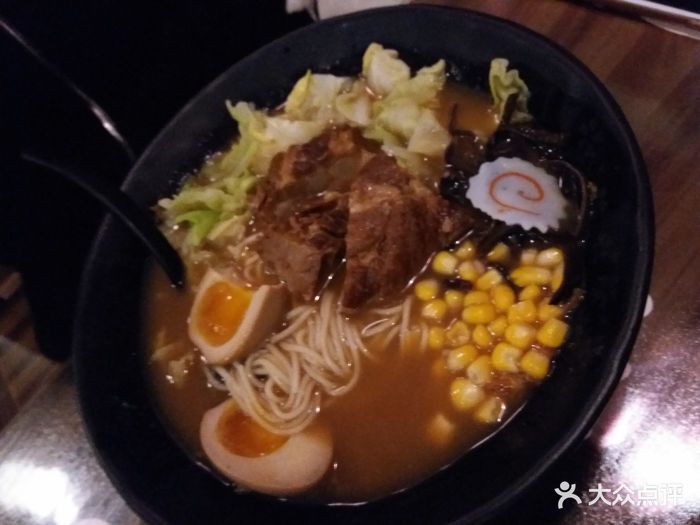 清爽酱油猪软骨拉面