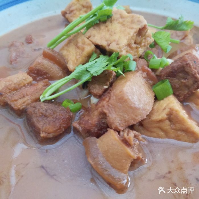 黑猪肉炖豆腐