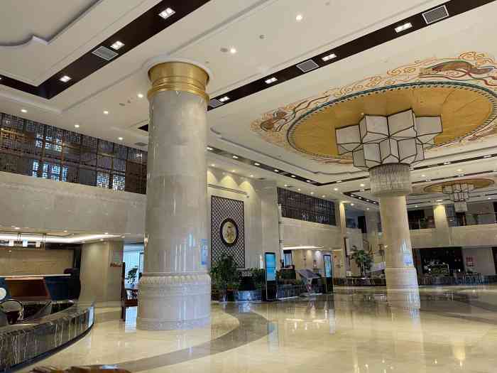 敦煌华夏国际大酒店-"这个酒店很不错,因为不在市区很