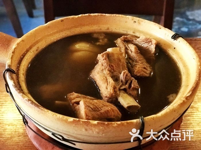 肥豚·肉骨茶(北京路店)新加坡白胡椒肉骨茶图片 - 第1张