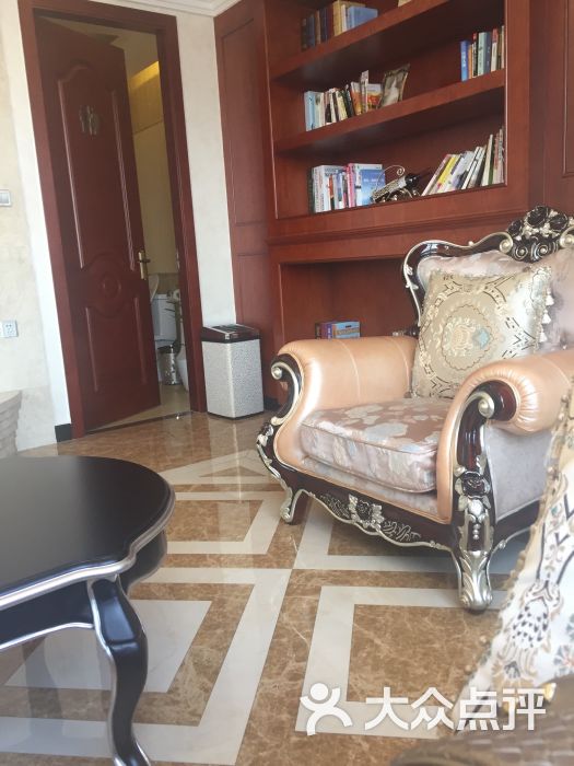 瑞泰科尔雅口腔医院(奥克斯VIP中心)