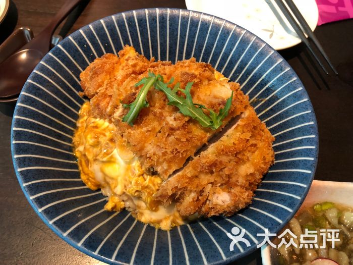 丼丼屋dondonya(港汇恒隆广场店)滑蛋猪排饭图片 第1张