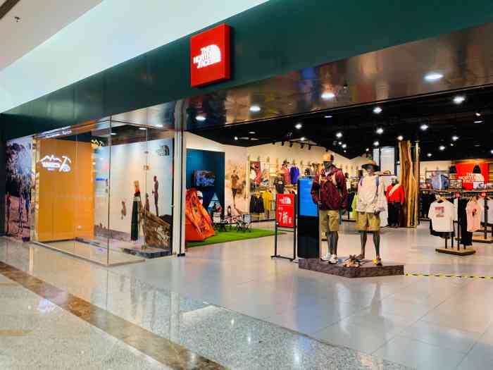 the north face(世纪金源专卖店"老公挺喜欢北面儿家这款全黑色的