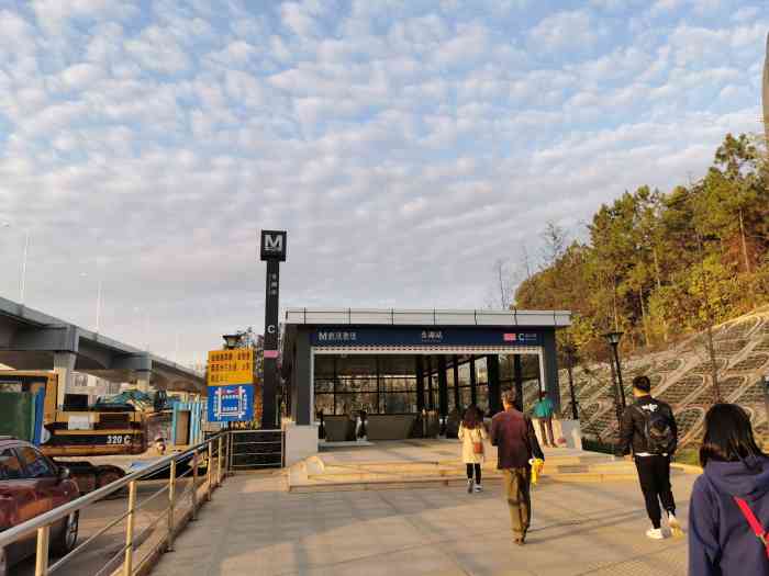 秀湖(地铁站)-"秀湖地铁站武汉这个城市太大了,坐地铁