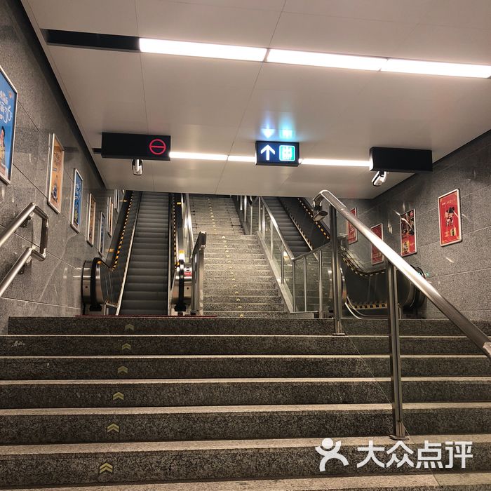 庆春广场-地铁站