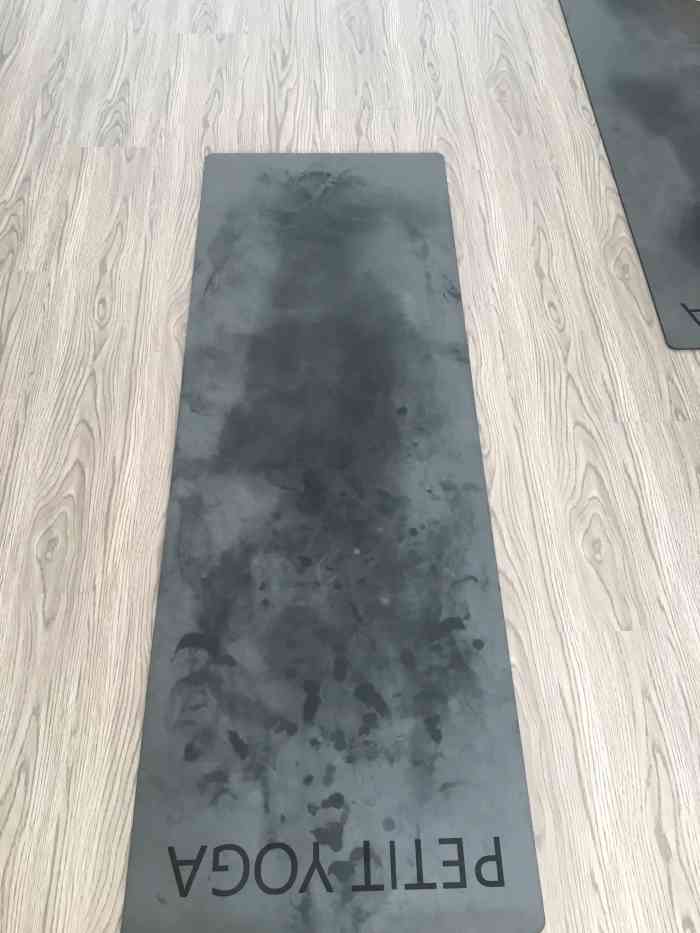 petit yoga studio-"每周都会来petit 练习,练习瑜伽.