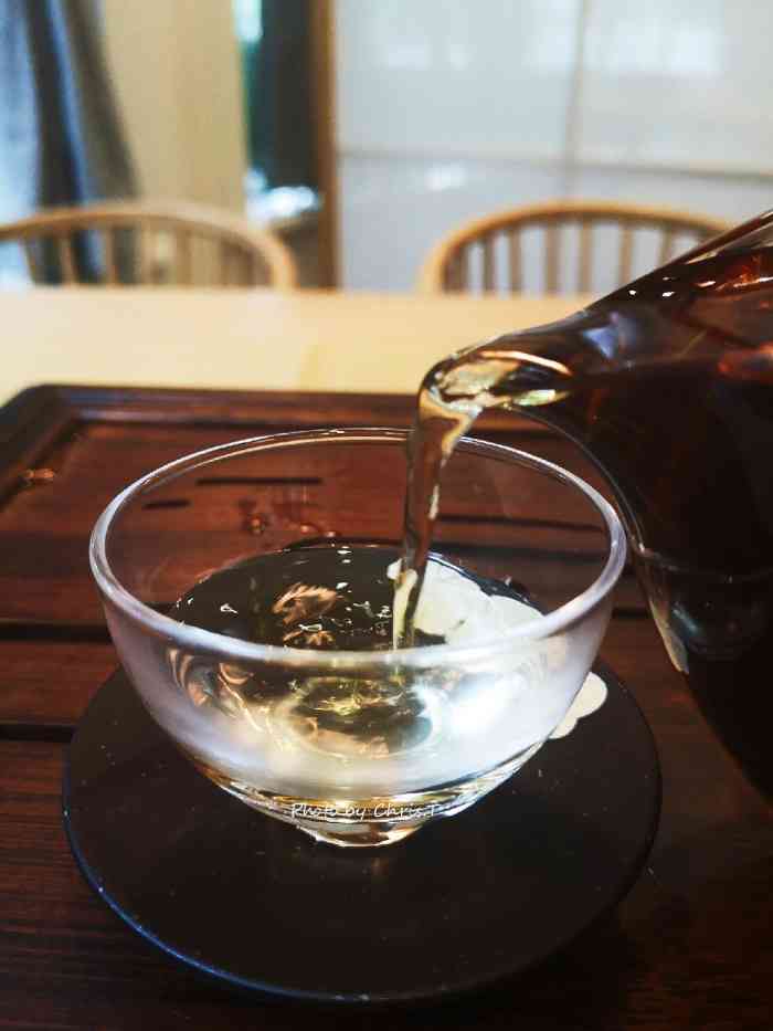 今天正好约了朋友在附近喝茶,很意外收获发现了家这茶馆.
