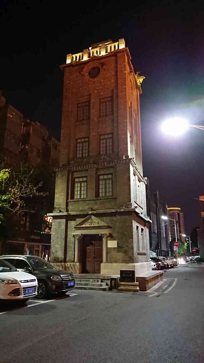 钟鼓楼-"钟鼓楼可以说是徐州记忆中的地标建筑,屹立.