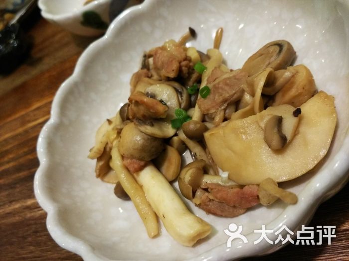 杂菌炒肉片