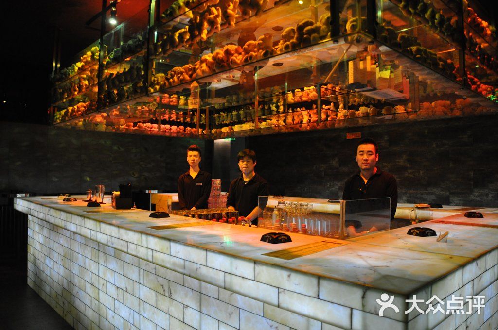 北京目的地酒吧目的地一层x区吧台.图片-北京夜店