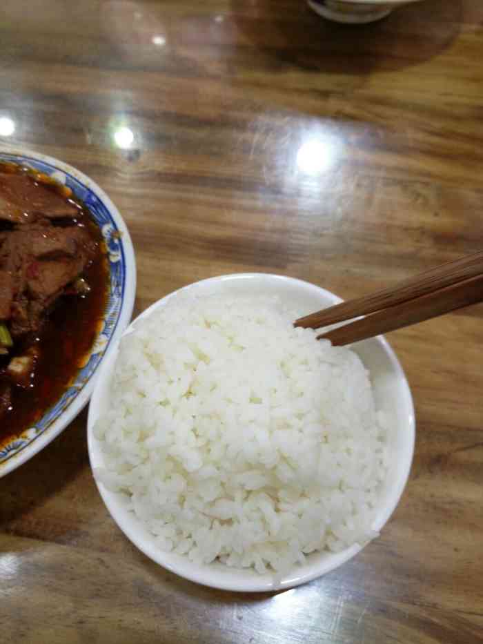 鲁山揽锅菜鸭河卤肉"揽锅菜,肉很多,下面垫的菜.凉菜很实惠.