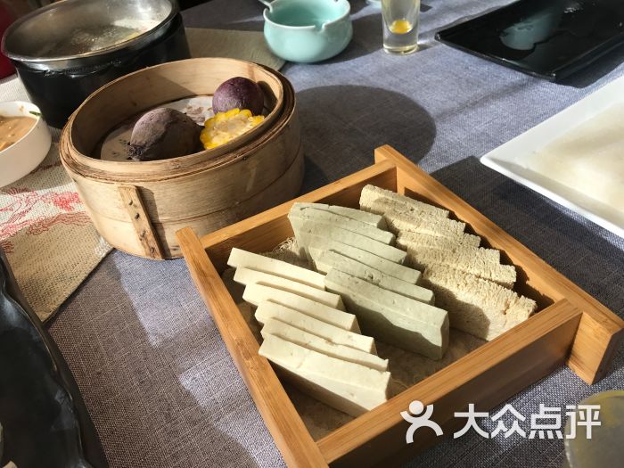 捞天下大众火锅(兴凯路店)豆腐三拼图片 第6张