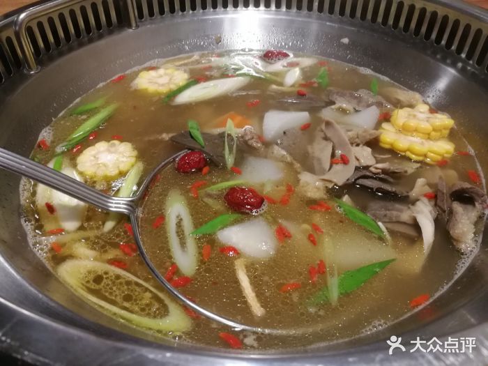 黔岭牛庄鲜牛肉火锅(万辉国际广场店)牛杂锅底图片 第1张