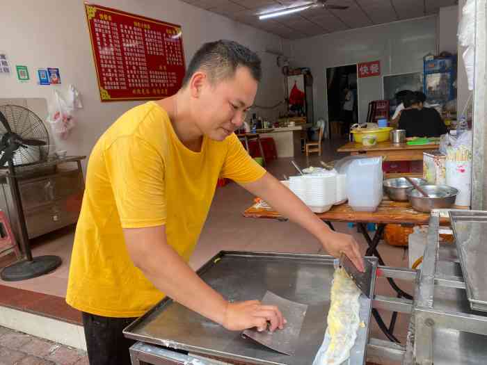 云浮石磨肠粉-"做为一个广东人,那早餐吃个肠粉最简单不过.