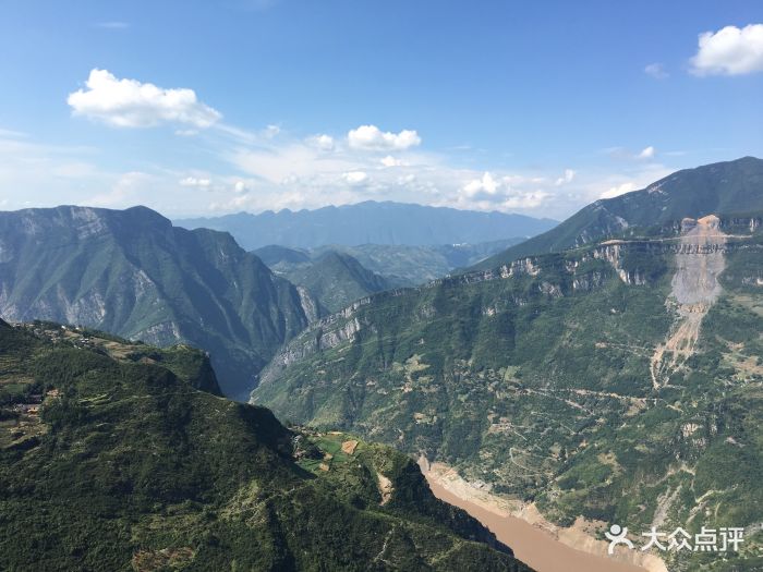 三峡云巅神女天路景区图片