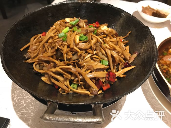 干锅烟笋五花肉