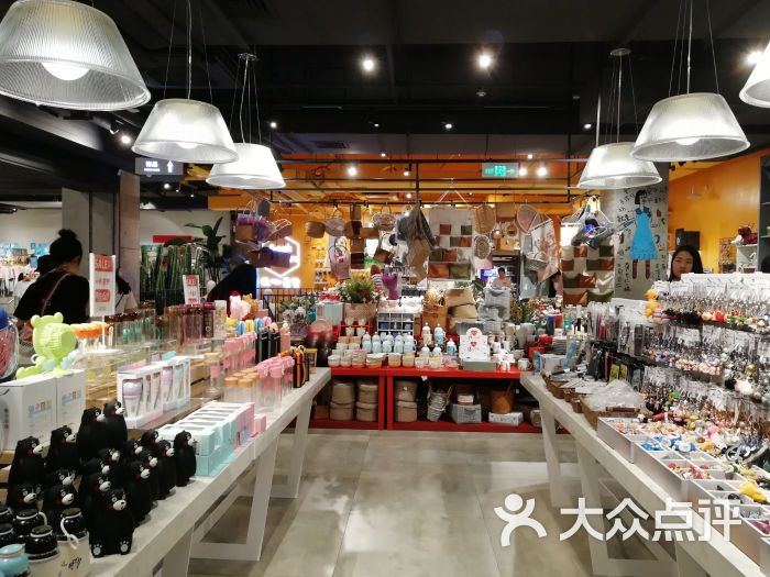 纪念日百货(武汉江汉一店)店内环境图片 第118张