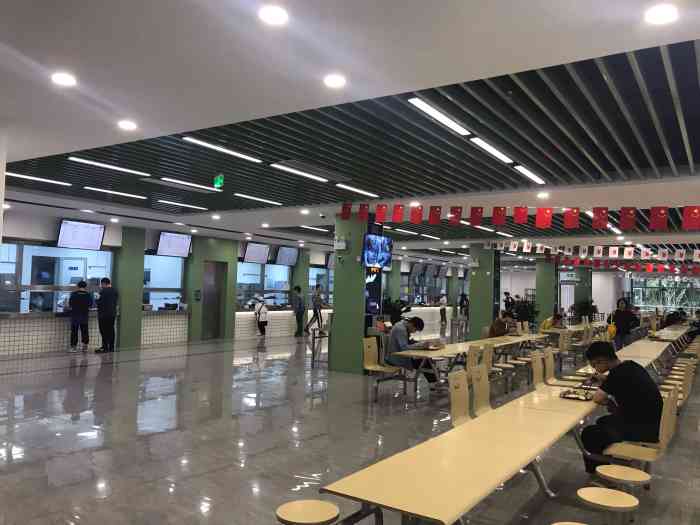 杉达一楼食堂-"早饭还行,午饭人太多,队伍非常长,建议