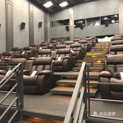 人均:0元 买的是gold class2厅,服务方面挺不错的,而且这个厅还能免费