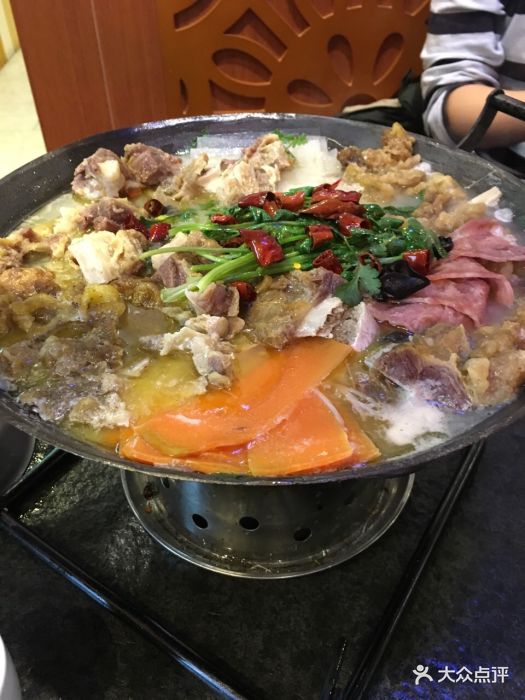 花马肆云南小吃(中贸店)腊排骨吊锅图片 - 第1张