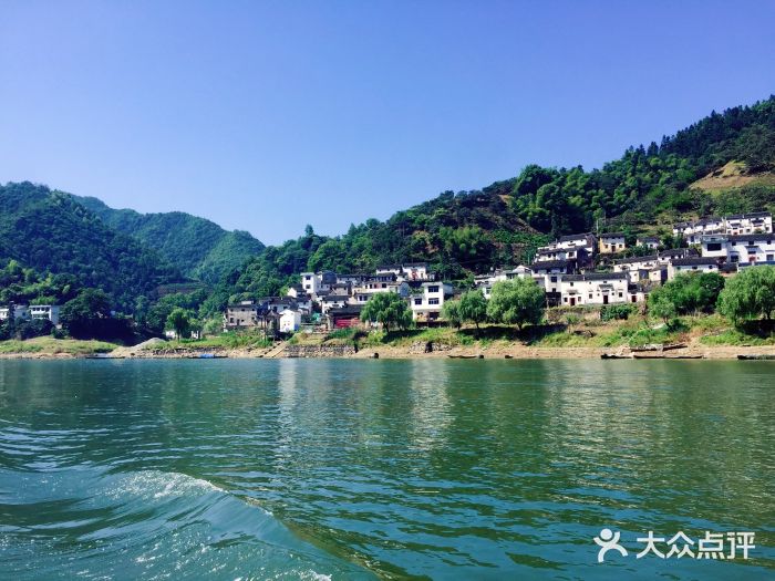 新安江山水画廊图片
