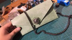 怎么学手工皮具 nXqai2FkxAA_6g0RRb1sNmOnMxIxMi1jyhw9uem6uodJkvMMT9cueZChR6uG1_nN.jpg