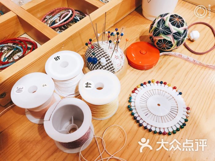 me to two 作饰 手工饰品diy体验(芮欧百货店)图片 - 第1张
