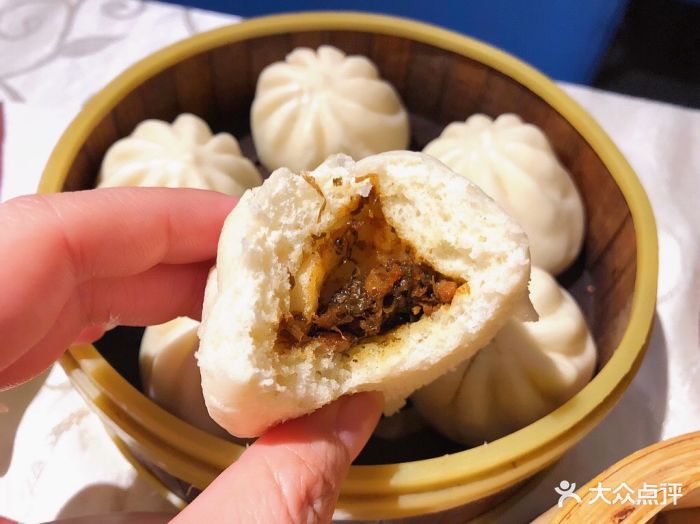 梅菜小笼包
