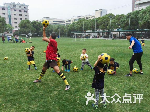 锐锴国际少儿足球培训(昆山店)