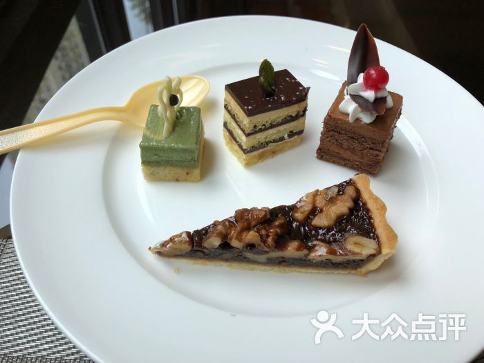 世纪皇冠假日酒店咖啡园