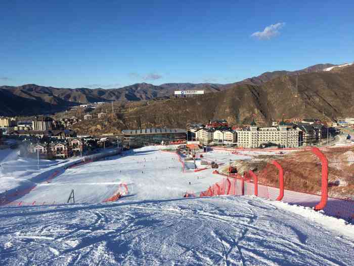 富龙滑雪场-"去张家口的亲戚家,几个孩子说要滑雪,于是.