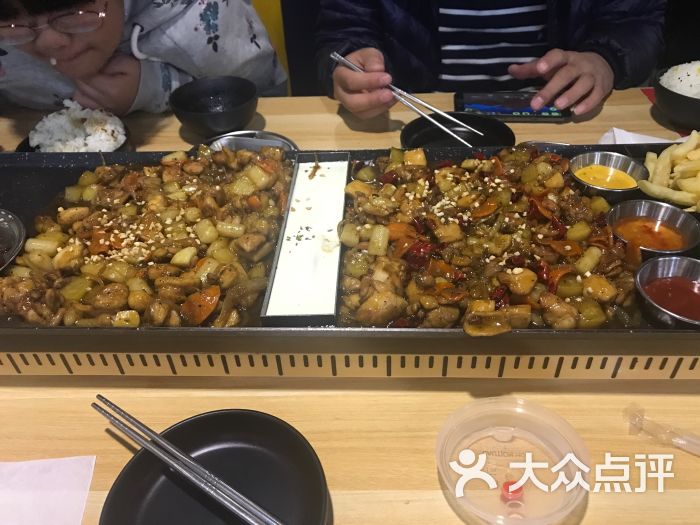 桃城区 >> 美食   标签: 韩都分米鸡(衡水店)共多少人浏览:2213417