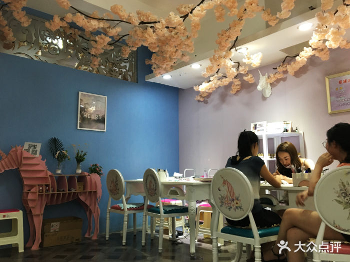 蔓延おし花日式主题美甲店内图片 - 第51张