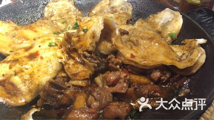 特色地锅辣子鸡