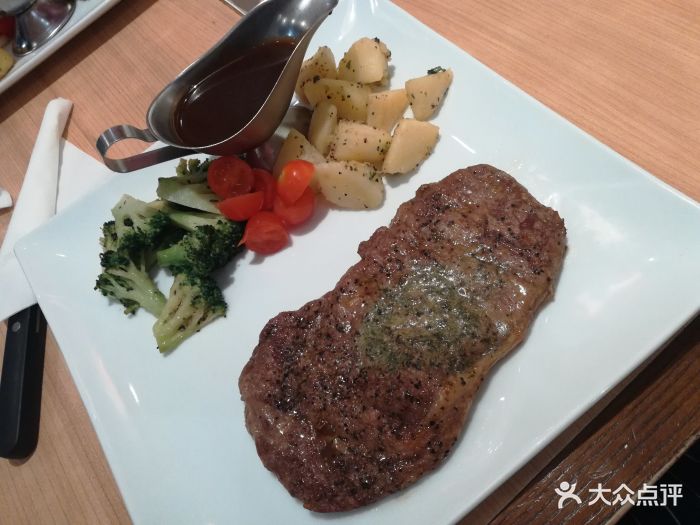 新芳香黄油肋眼牛排