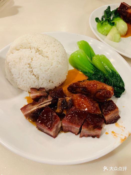 蜜汁鸡翼拼黑椒排骨饭